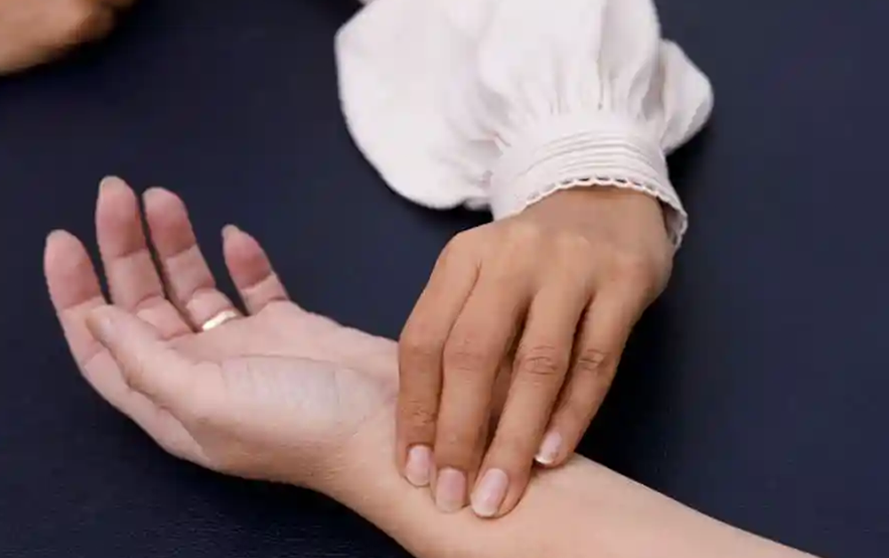 CONSULTATIONS CONSULTATIONS