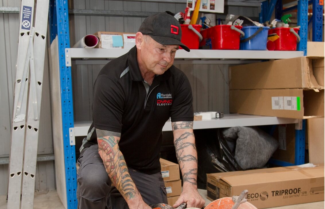 Mask Group 3 Dyno electric staff