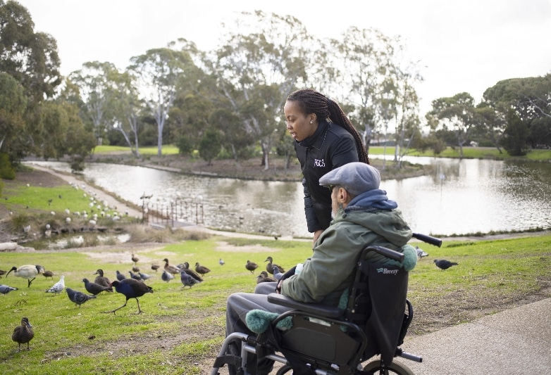 FGC06916 Helping the elderly