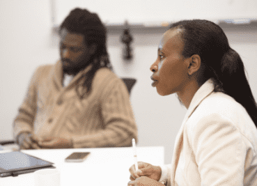 FGC07668 Having a meeting