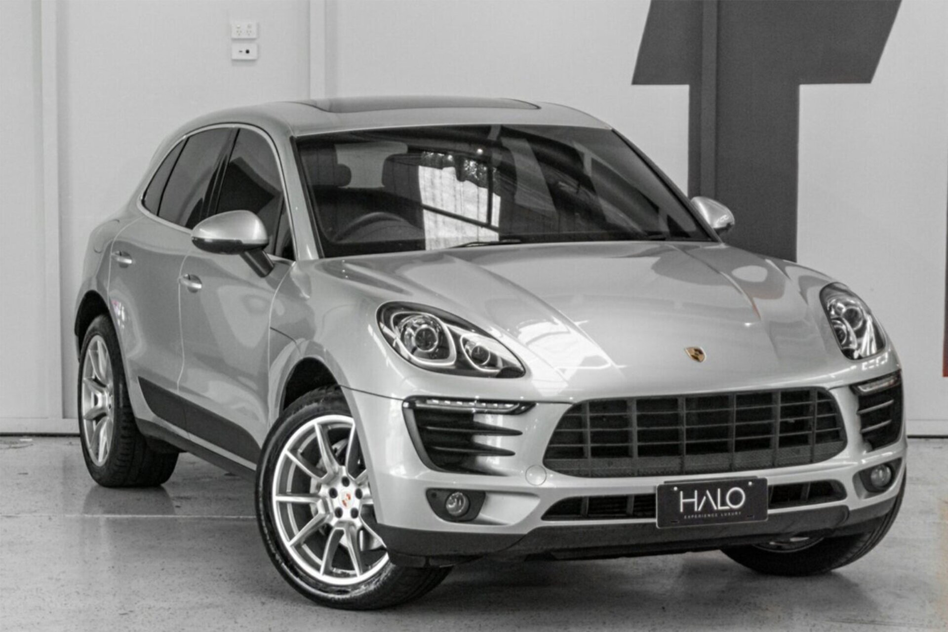 2016 Porsche Macan Halo Rentals Luxury Car Hire in Brisbane