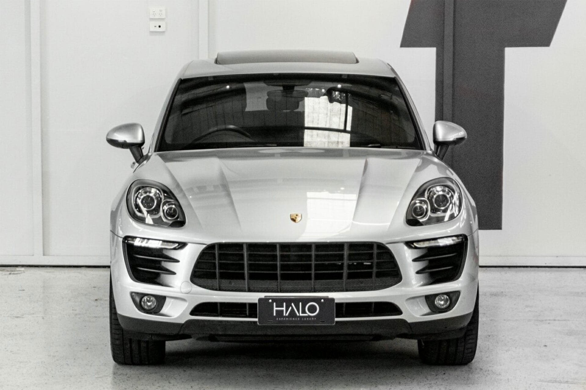 2016 Porsche Macan Halo Rentals Luxury Car Hire in Brisbane