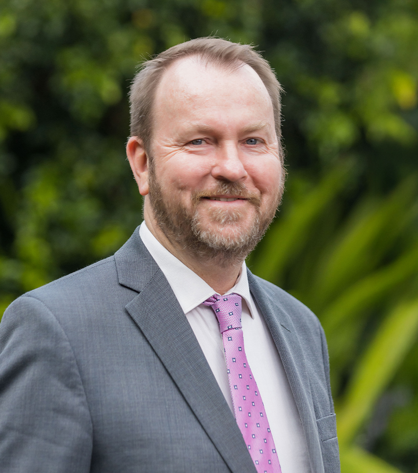 Dr Geoff Gates