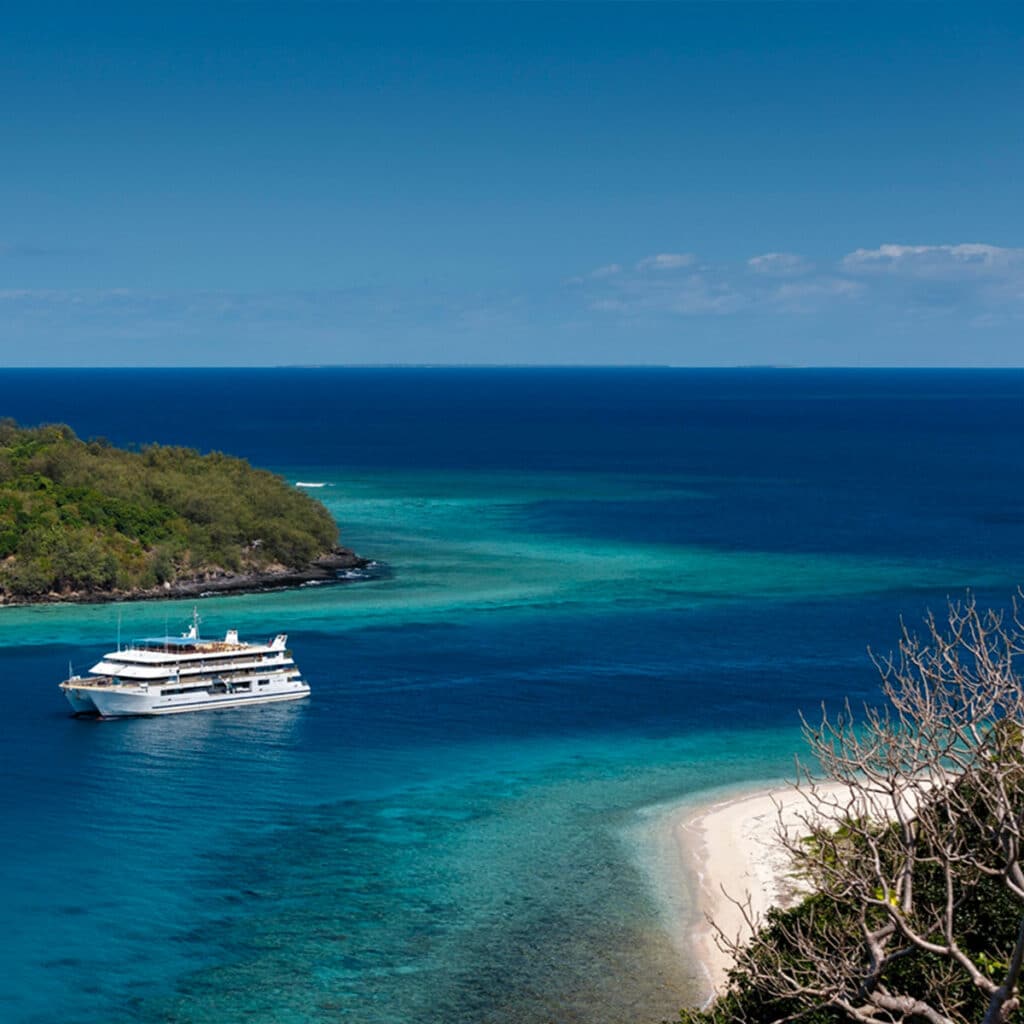 Colonial Fiji & Discovery Cruises