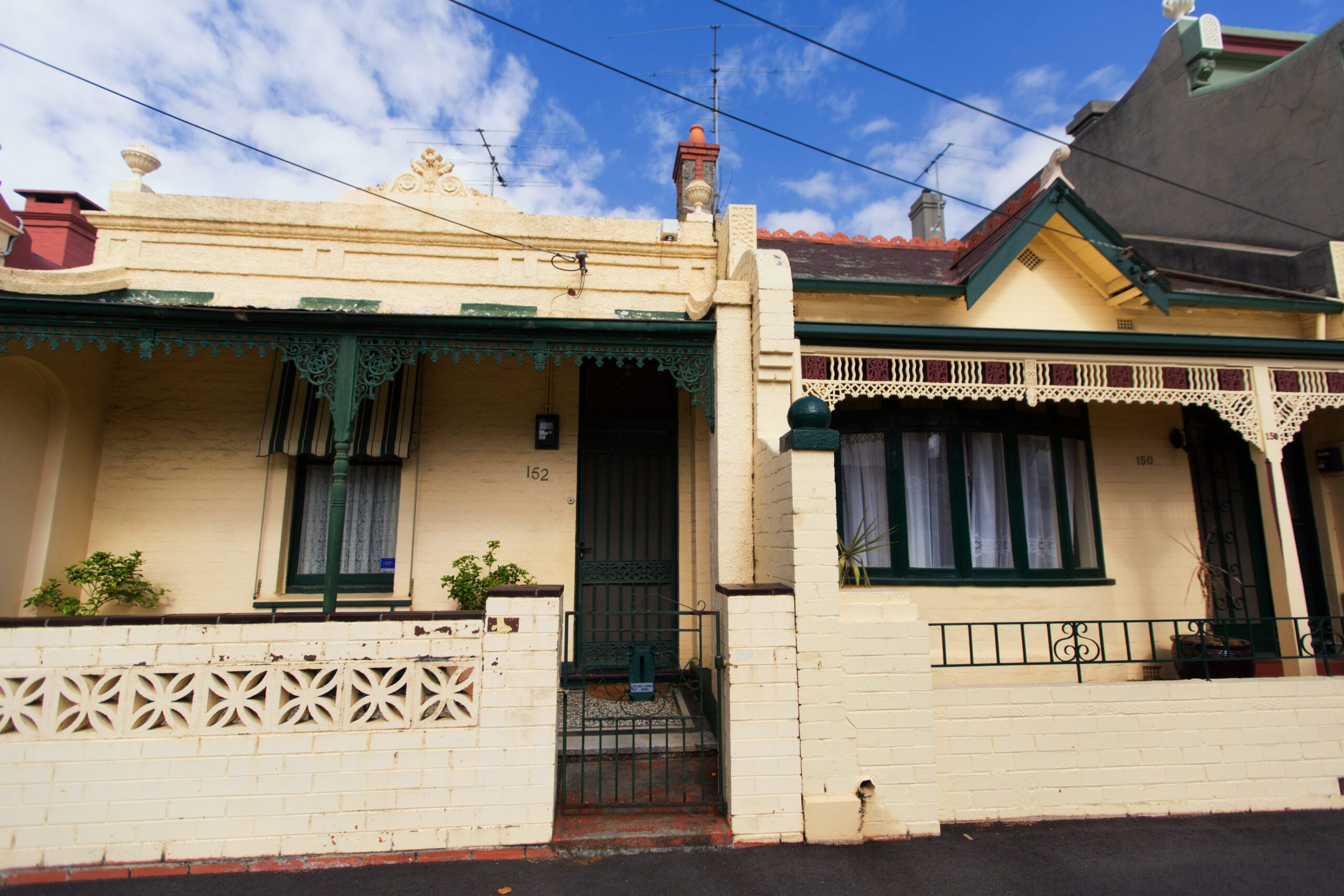 Melbourne,-,March,19,2015:,Victorian,House.