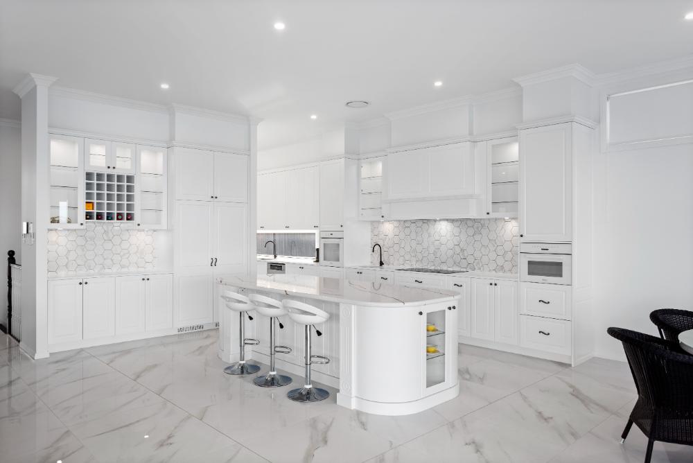 Hampton Style Kitchen in Coal Point 1 2U 3919