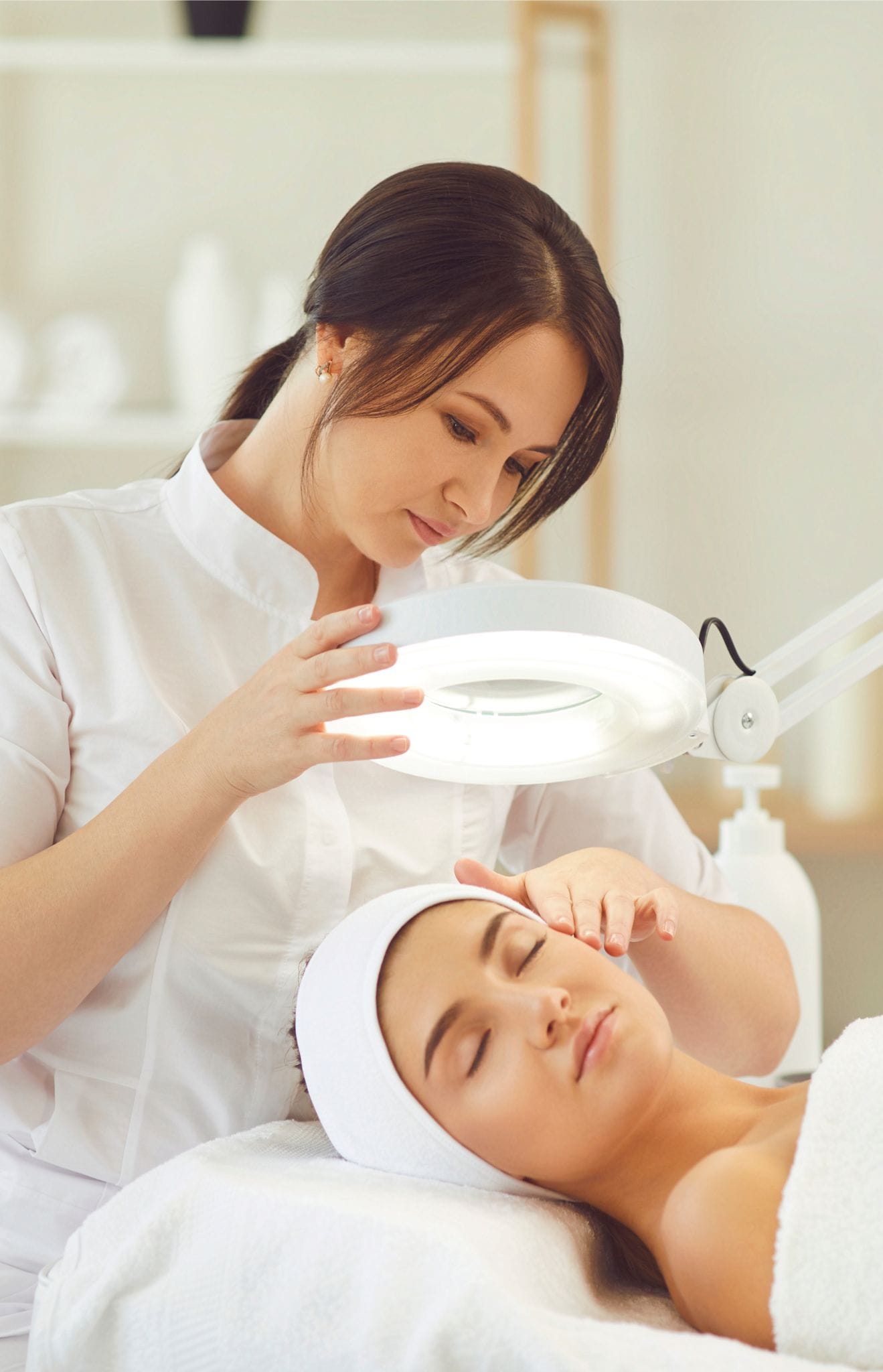 Medical spa-focused HIPAA-certified virtual assistant handling client scheduling and treatment documentation on secure healthcare systems