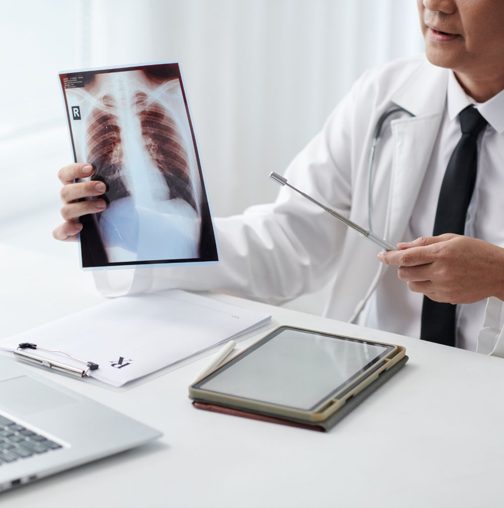HIPAA-certified virtual medical assistant supporting pulmonology clinic workflows with prior authorizations, pulmonary function test coordination, and insurance verification on secure healthcare platforms