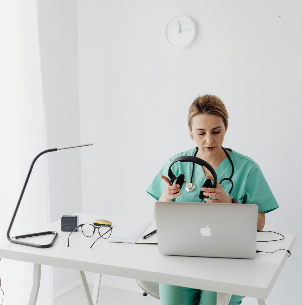 HIPAA-certified virtual medical receptionist managing secure patient scheduling on a healthcare platform