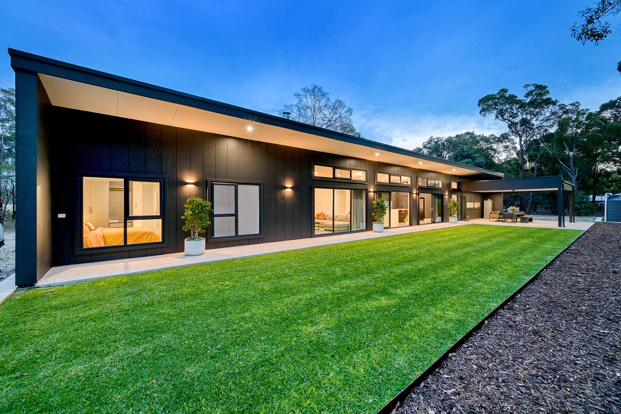 #house101 White Building Co