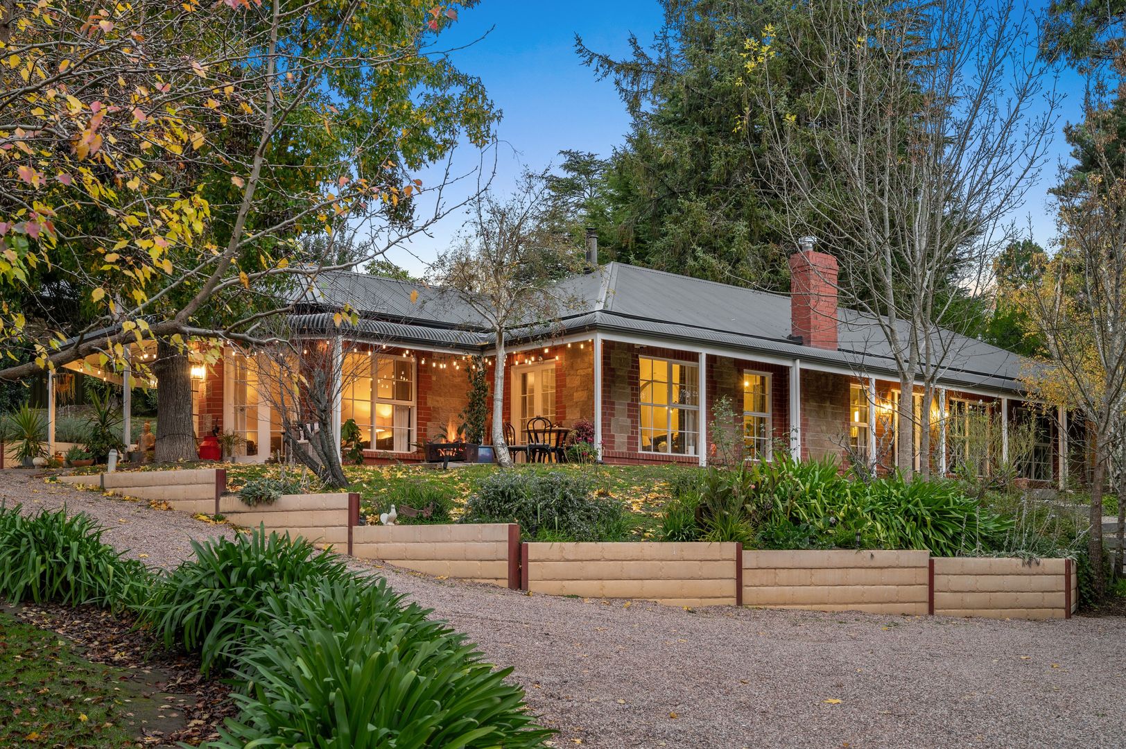 204 Old Mt Barker Road, Aldgate SA 5154 SOLD 1,120,000 Young Real